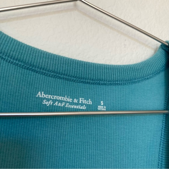 Abercrombie Blue Ribbed Tank Top Bodysuit Size Small - Picture 3 of 4